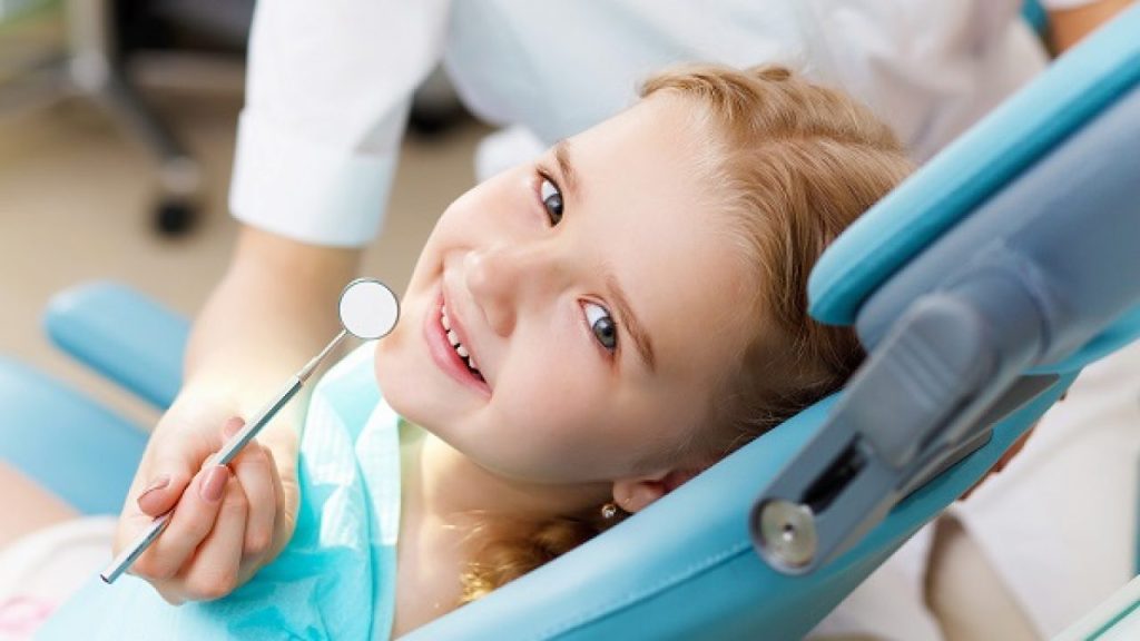 أسباب اعوجاج الأسنان عند الأطفال