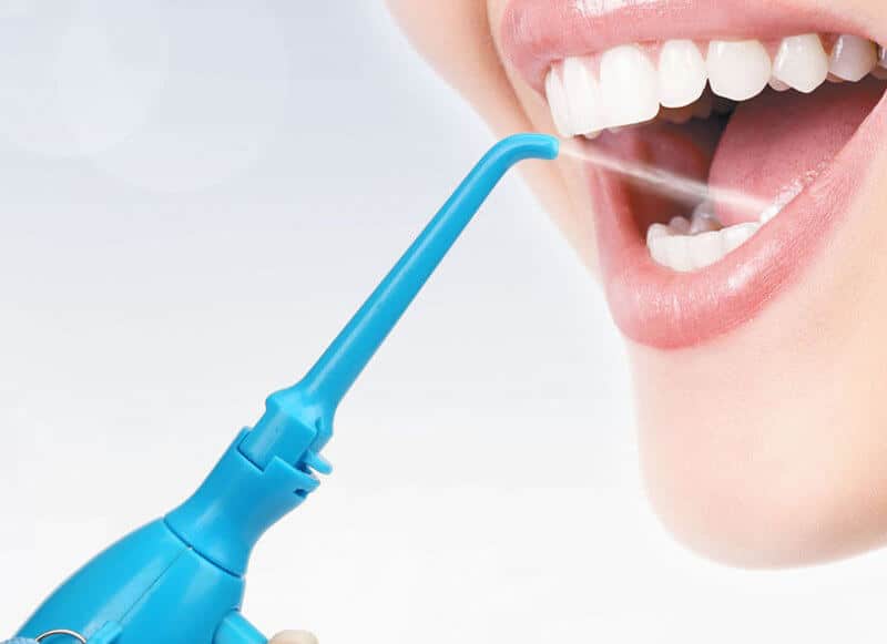 جهاز تنظيف الاسنان
